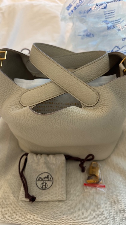 HANDBAG PICOTIN LOCK 22 CLEMENCE （ブランドバッグ）の商品画像 - 査定依頼日：2025年11月25日 - 最高査定価格：450,000円