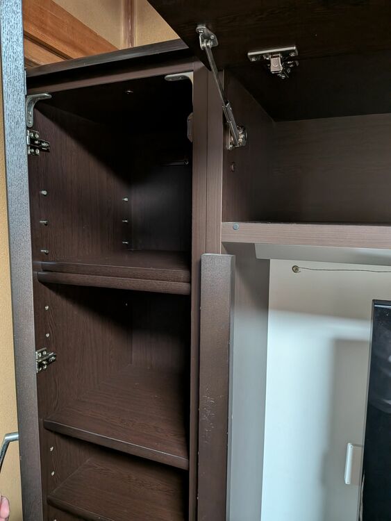 大型テレビ収納（家具・寝具）の商品画像 - 査定依頼日：2025年9月28日 - 最高査定価格：3,000円