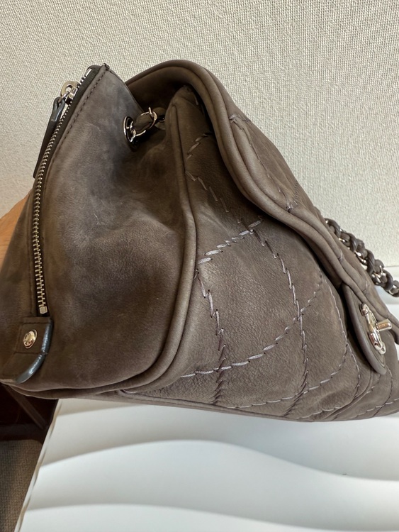 キルティングショルダーバッグ（ブランドバッグ）の商品画像 - 査定依頼日：2025年7月29日 - 最高査定価格：200,000円