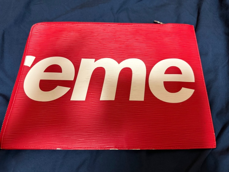 LOUIS VUITTON LOUIS VUITTON × supreme Po（ブランドバッグ）の商品画像 - 査定依頼日：2026年4月7日 - 最高査定価格：100,000円