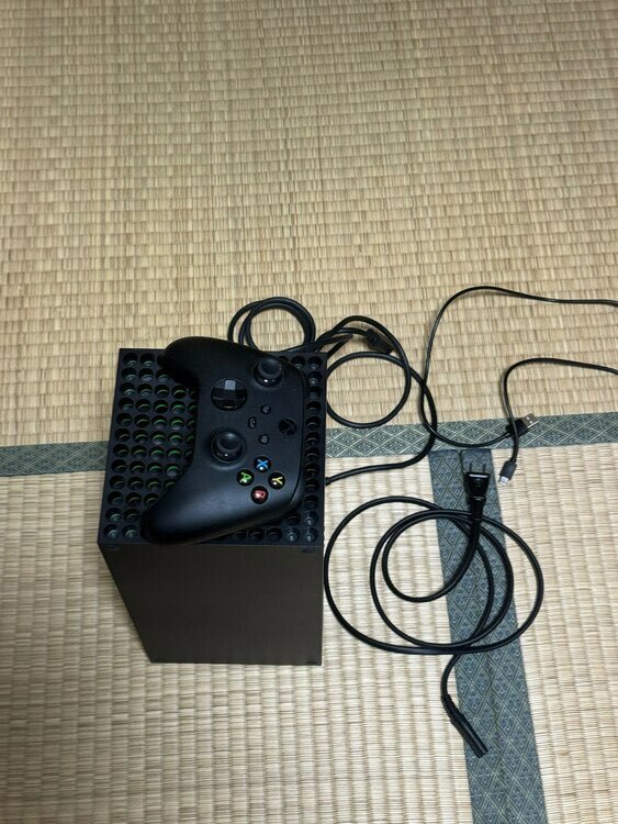 Xbox Series X（ゲーム機本体・ゲームソフト）の商品画像 - 査定依頼日：2023年12月13日 - 最高査定価格：28,000円