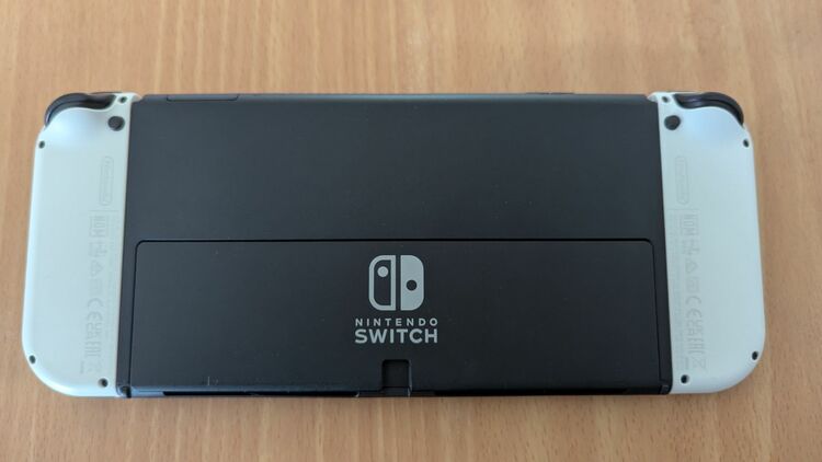 任天堂Switch有機ELモデル　ホワイト（ゲーム機本体・ゲームソフト）の商品画像 - 査定依頼日：2025年6月7日 - 最高査定価格：14,000円
