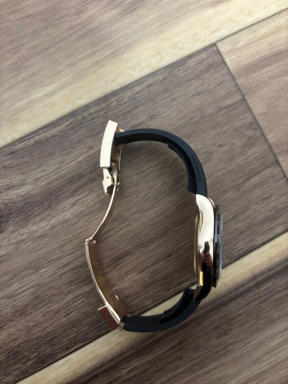 ロレックス デイトナ 116515k（高級時計）の商品画像 - 査定依頼日：2025年1月5日 - 最高査定価格：4,700,000円