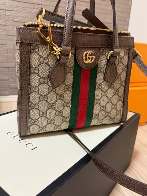 〔オフィディア〕スモール トートバッグ（ブランドバッグ）の商品画像 - 査定依頼日：2025年9月24日 - 最高査定価格：145,000円