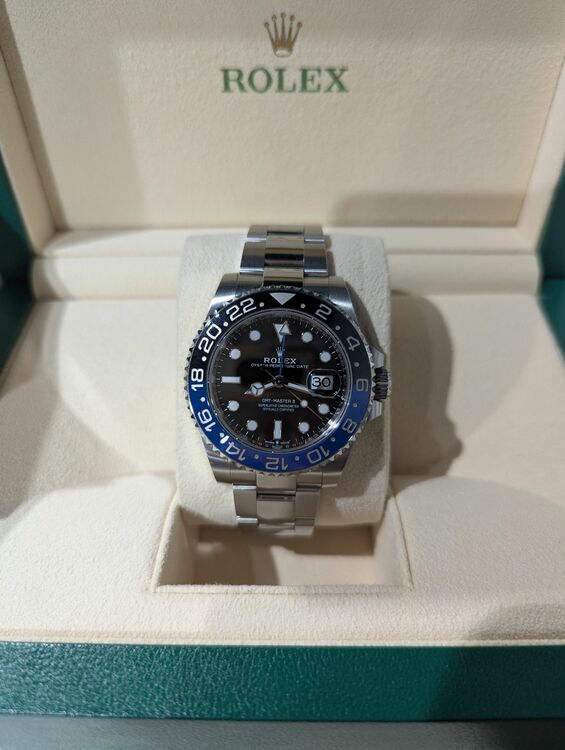 ロレックス GMTマスター 126710BLNR（高級時計）の商品画像 - 査定依頼日：2025年6月26日 - 最高査定価格：2,350,000円