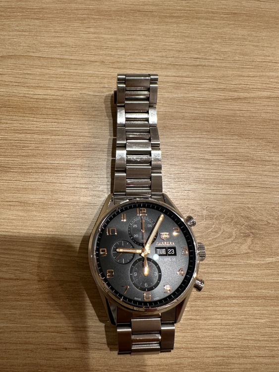 タグホイヤー カレラ CV2A1AB.BA0738 （高級時計）の商品画像 - 査定依頼日：2025年10月6日 - 最高査定価格：265,000円