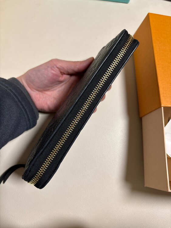 長財布（ブランド財布・小物）の商品画像 - 査定依頼日：2025年1月30日 - 最高査定価格：52,000円