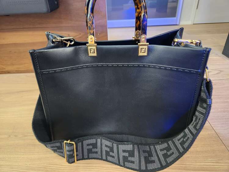 フェンディ  （ブランドバッグ）の商品画像 - 査定依頼日：2025年5月21日 - 最高査定価格：160,000円