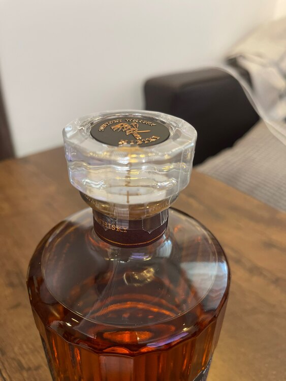 ウイスキー サントリー響 （お酒）の商品画像 - 査定依頼日：2025年2月14日 - 最高査定価格：71,000円