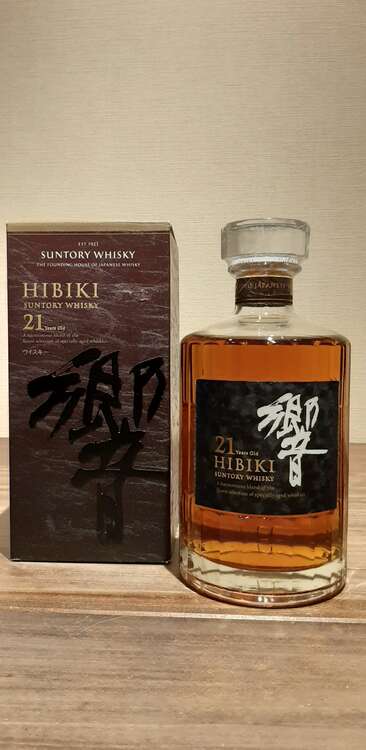 サントリー響21年（お酒）の商品画像 - 査定依頼日：2025年4月27日 - 最高査定価格：66,000円
