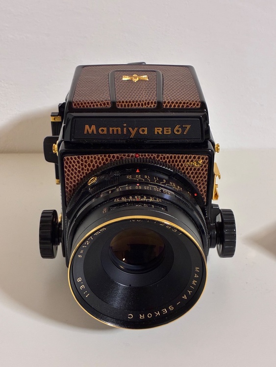 マミヤ RB67 Pro S ゴールデンリザード SEKOR-C 127mm F3.8（カメラ）の商品画像 - 査定依頼日：2026年10月6日 - 最高査定価格：200,000円