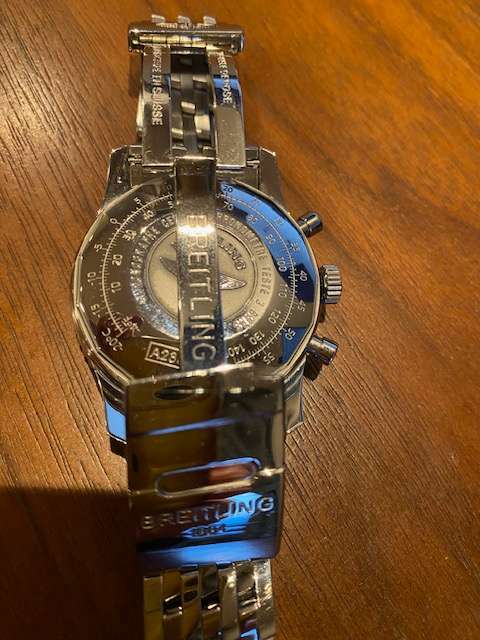 ブライトリング ナビタイマー A23322（高級時計）の商品画像 - 査定依頼日：2025年4月6日 - 最高査定価格：460,000円