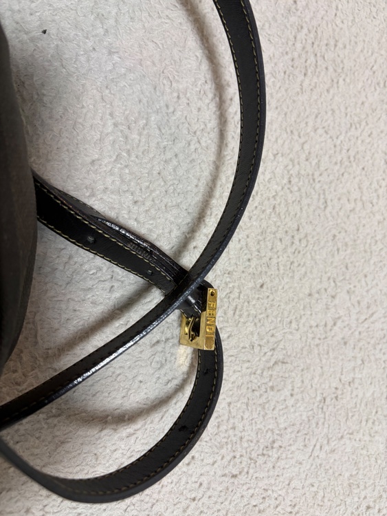 ショルダーバック（ブランドバッグ）の商品画像 - 査定依頼日：2026年2月22日 - 最高査定価格：20,000円