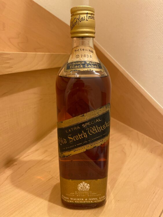 オールドスコッチウィスキーブラックラベル７６０ml（お酒）の商品画像 - 査定依頼日：2025年1月17日 - 最高査定価格：2,500円