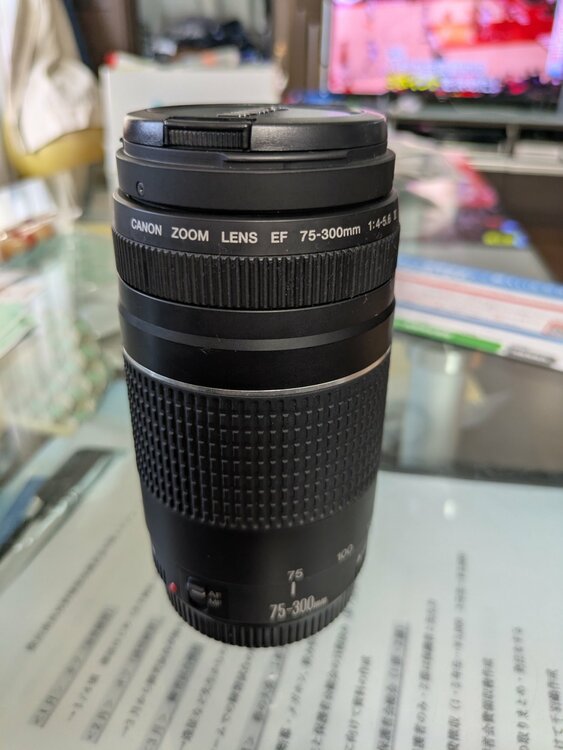 CANONZOOMLENSEF（カメラ）の商品画像 - 査定依頼日：2026年4月28日 - 最高査定価格：2,100円