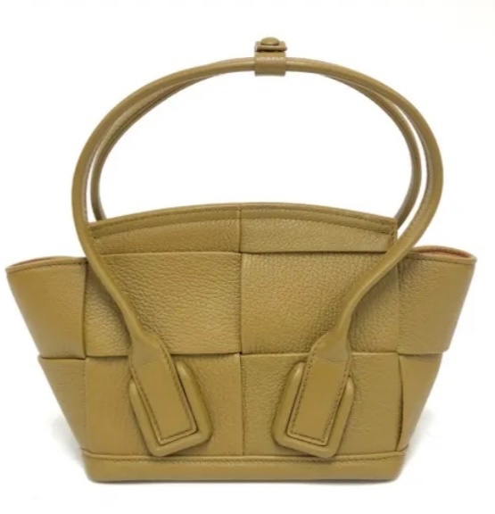 8022984924884（ブランドバッグ）の商品画像 - 査定依頼日：2025年12月9日 - 最高査定価格：100,000円