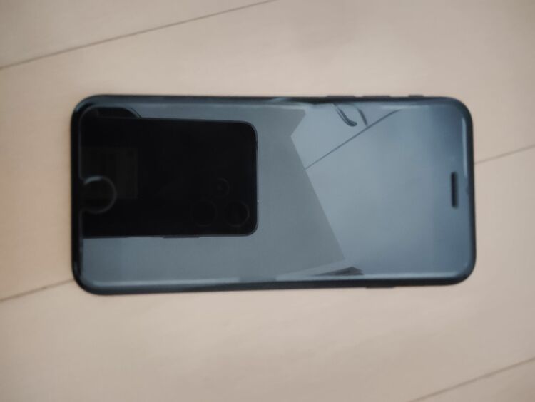 iphonse3世代（スマホ）の商品画像 - 査定依頼日：2025年6月13日 - 最高査定価格：27,000円