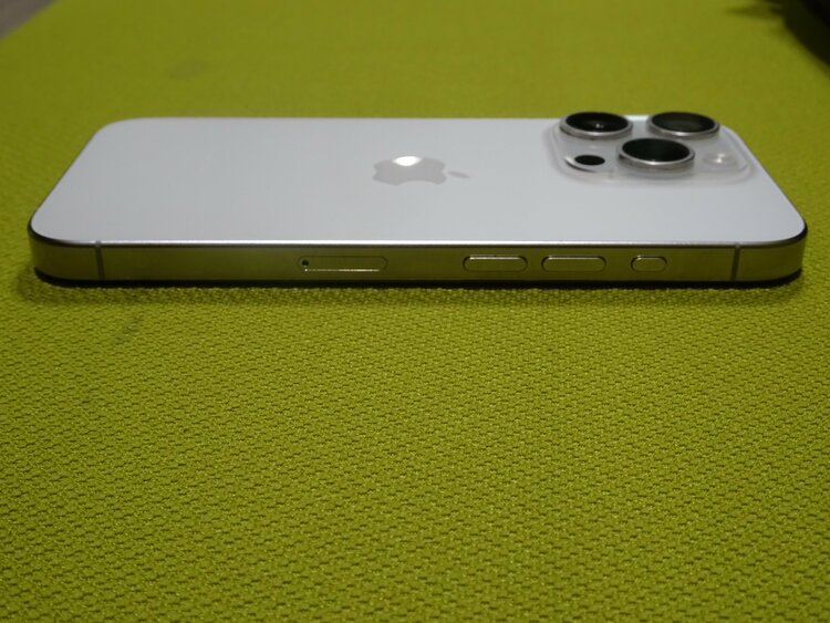 MTUD3J/A（スマホ）の商品画像 - 査定依頼日：2026年5月26日 - 最高査定価格：82,000円