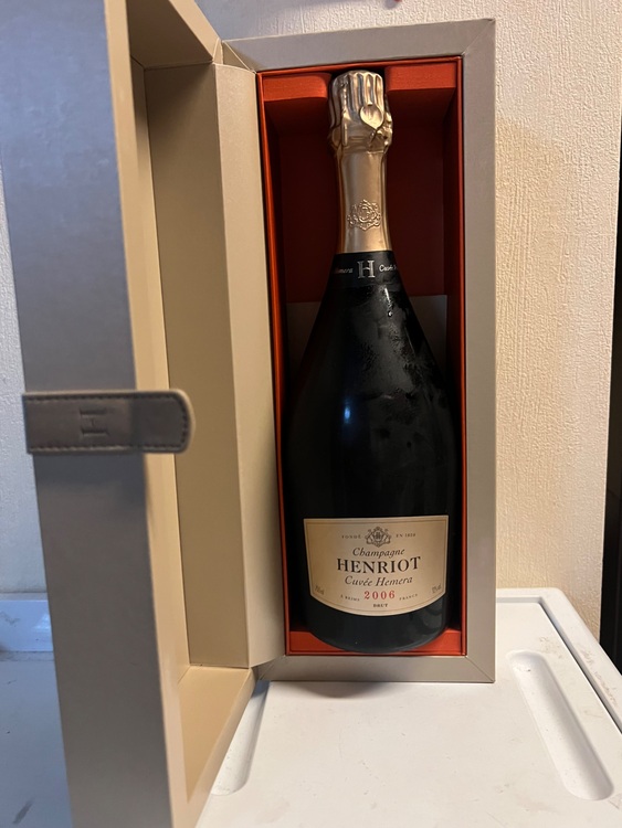 2006（お酒）の商品画像 - 査定依頼日：2025年11月13日 - 最高査定価格：13,500円