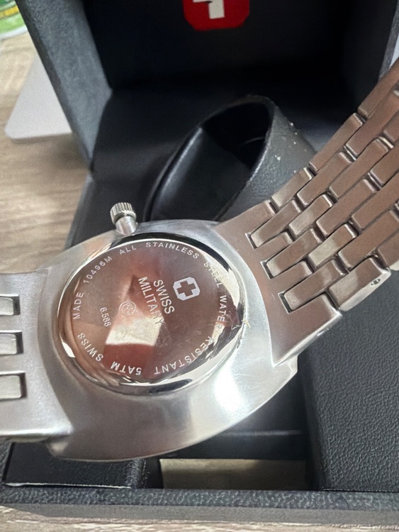 SWISS MILITARY WATCH（高級時計）の商品画像 - 査定依頼日：2026年7月2日 - 最高査定価格：3,000円