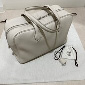 ヴィクトリア35 （ブランドバッグ）の商品画像 - 査定依頼日：2023年11月18日 - 最高査定価格：200,000円