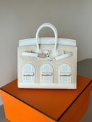 フォーブル初雪　20サイズ（ブランドバッグ）の商品画像 - 査定依頼日：2025年11月14日 - 最高査定価格：27,500,000円