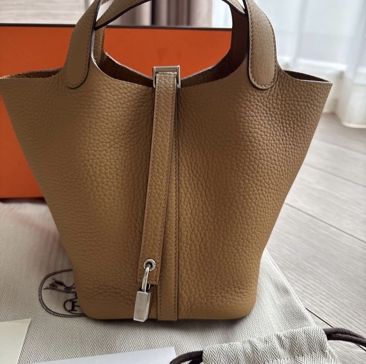 ピコタン18（ブランドバッグ）の商品画像 - 査定依頼日：2026年4月25日 - 最高査定価格：680,000円