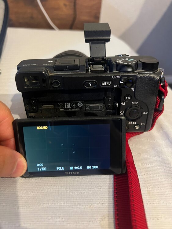 α6400 パワーズームレンズキット ILCE-6400L ブラック（カメラ）の商品画像 - 査定依頼日：2025年5月25日 - 最高査定価格：61,000円