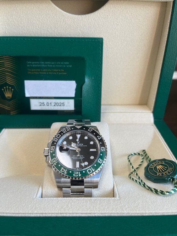 ロレックス GMTマスター 126720VTNR（高級時計）の商品画像 - 査定依頼日：2025年1月27日 - 最高査定価格：2,510,000円