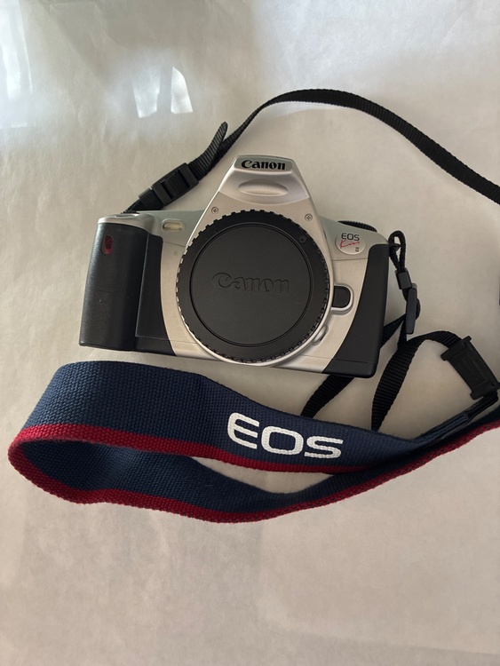 Canonイオスkiss III（カメラ）の商品画像 - 査定依頼日：2026年4月11日 - 最高査定価格：100,000円