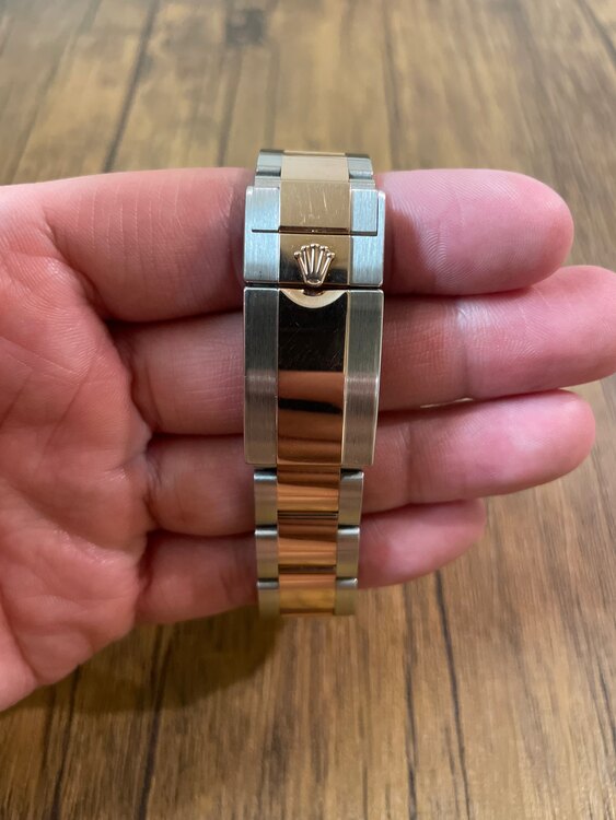 GMTマスター2 コンビ エバーローズゴールド（高級時計）の商品画像 - 査定依頼日：2025年5月23日 - 最高査定価格：2,450,000円