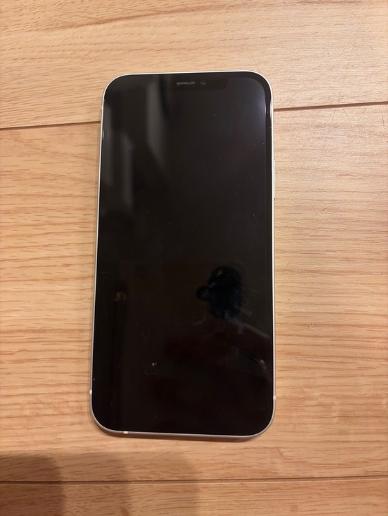 iPhone12 128GB SIMフリー ホワイト（スマホ）の商品画像 - 査定依頼日：2026年10月4日 - 最高査定価格：22,500円