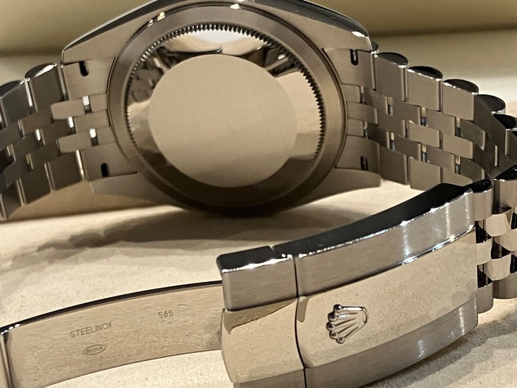 スカイドゥエラー ブライトブルー ジュビリーブレス（高級時計）の商品画像 - 査定依頼日：2025年6月14日 - 最高査定価格：3,650,000円