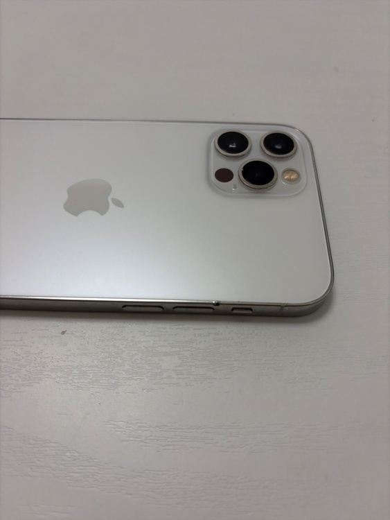 iPhone 12 128GB SIMフリー（スマホ）の商品画像 - 査定依頼日：2026年1月30日 - 最高査定価格：24,000円