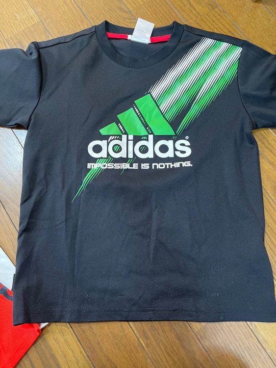 Tシャツ（古着・ファッション）の商品画像 - 査定依頼日：2025年8月26日 - 最高査定価格：2,000円