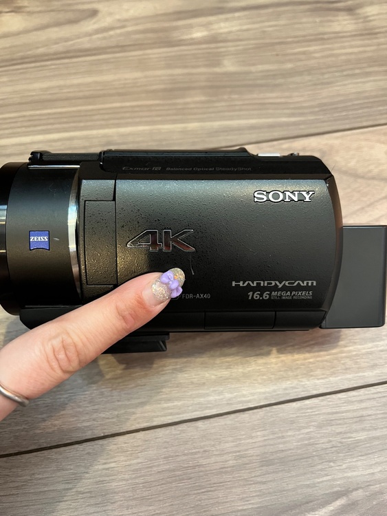 4k ハンディカム　（カメラ）の商品画像 - 査定依頼日：2026年1月21日 - 最高査定価格：15,000円