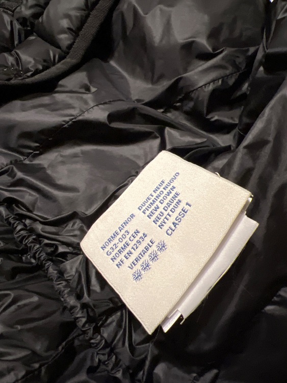 モンクレール　エルミンヌ（古着・ファッション）の商品画像 - 査定依頼日：2025年10月23日 - 最高査定価格：50,000円