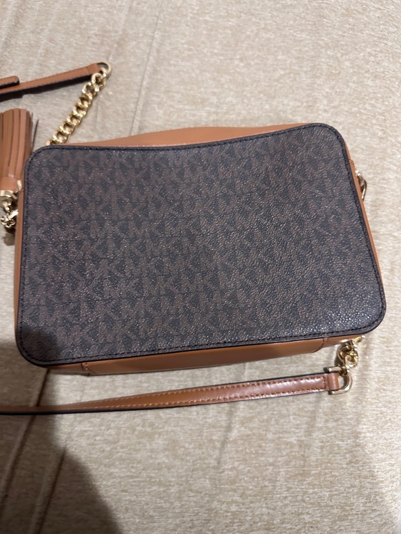 MICHEAL KORS ジェットセットトラベル（ブランドバッグ）の商品画像 - 査定依頼日：2026年1月18日 - 最高査定価格：100,000円