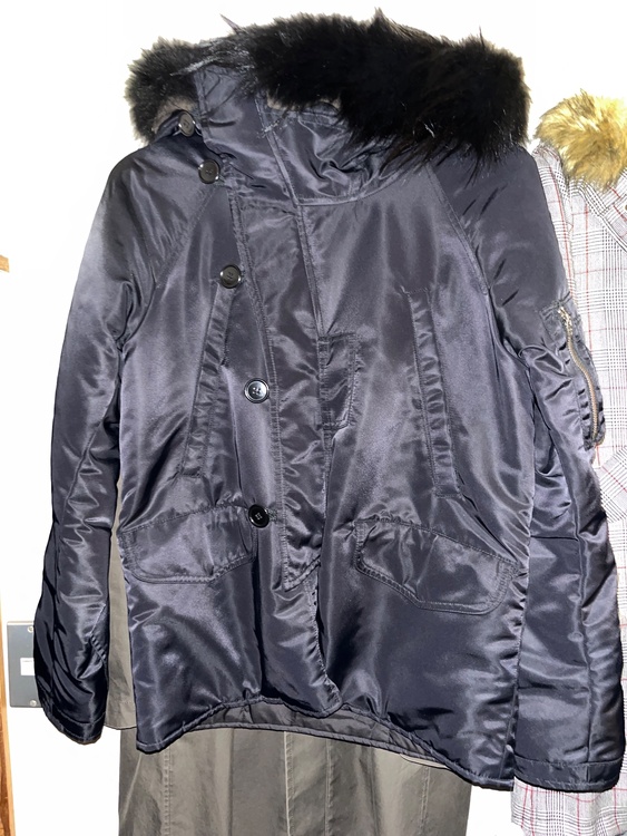 アウター（古着・ファッション）の商品画像 - 査定依頼日：2026年6月14日 - 最高査定価格：1,000円