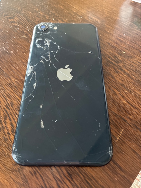 iPhone SE (第 3 世代) 64GB Softbank（スマホ）の商品画像 - 査定依頼日：2026年4月6日 - 最高査定価格：15,000円