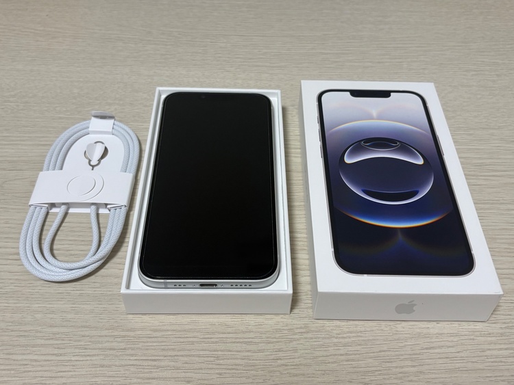 iPhone iPhone 16e 128GB SIMフリー（スマホ）の商品画像 - 査定依頼日：2026年7月22日 - 最高査定価格：65,000円