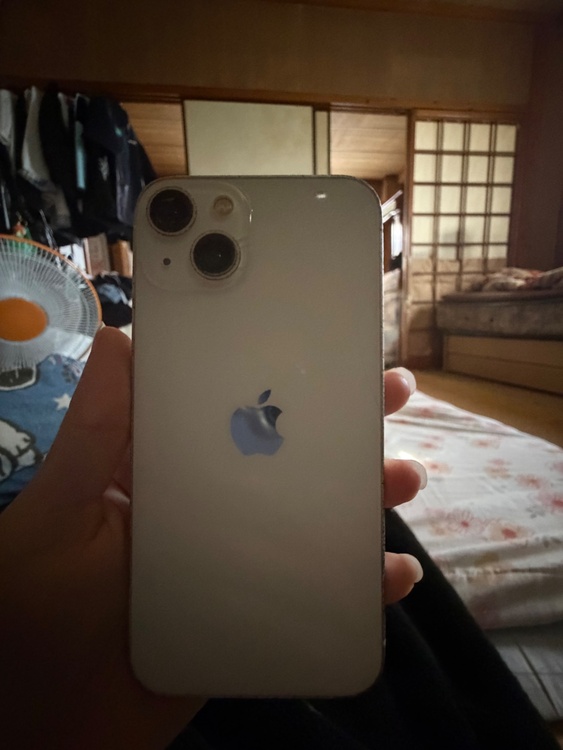 iPhone 13 256GB au（スマホ）の商品画像 - 査定依頼日：2026年4月28日 - 最高査定価格：22,000円