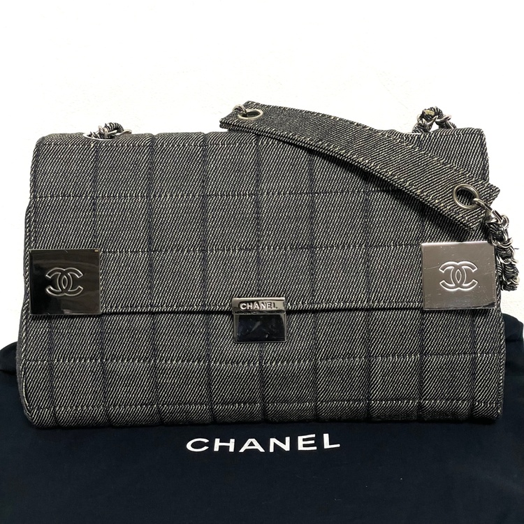 チョコバー チェーンフラップ デニムバッグ（ブランドバッグ）の商品画像 - 査定依頼日：2026年2月10日 - 最高査定価格：140,000円