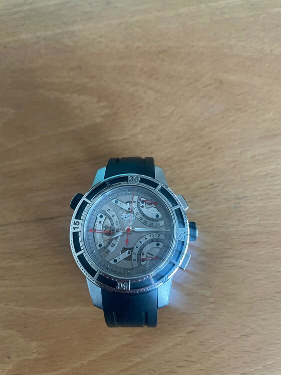 その他 その他 ティファニーT-5（高級時計）の商品画像 - 査定依頼日：2025年2月6日 - 最高査定価格：50,000円