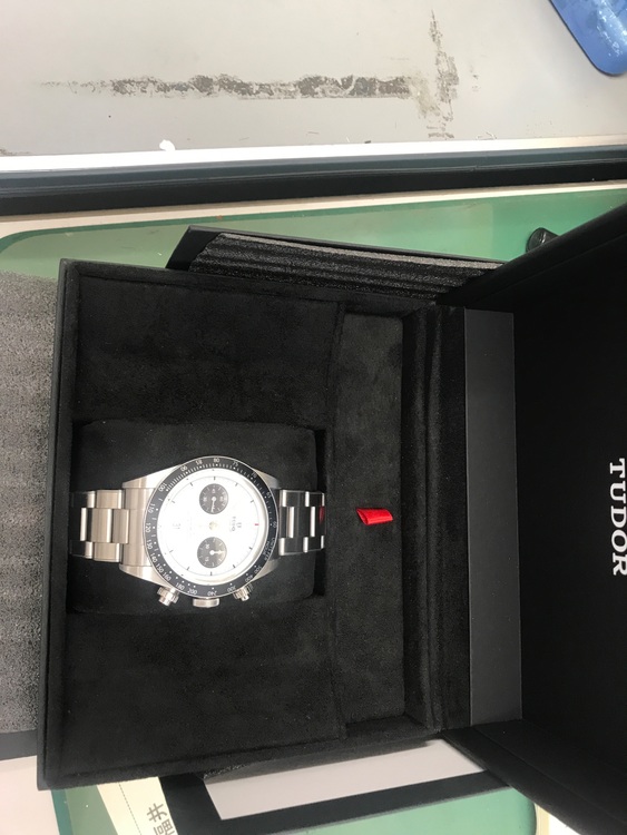 チューダー ブラックベイ 79360N-000（高級時計）の商品画像 - 査定依頼日：2025年7月1日 - 最高査定価格：485,000円