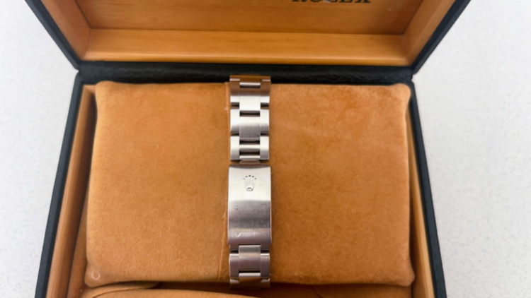 ロレックス オイスターパーペチュアル（高級時計）の商品画像 - 査定依頼日：2025年11月26日 - 最高査定価格：700,000円