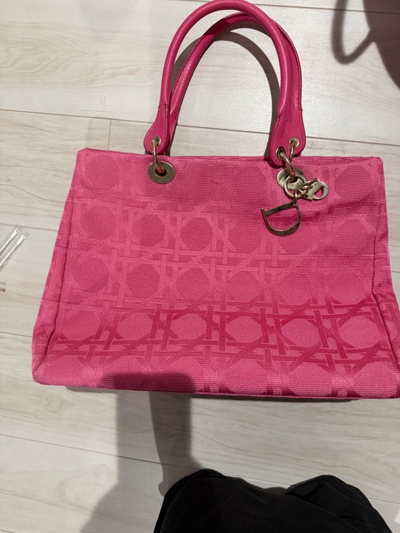 わかりません。（ブランドバッグ）の商品画像 - 査定依頼日：2026年2月22日 - 最高査定価格：40,000円