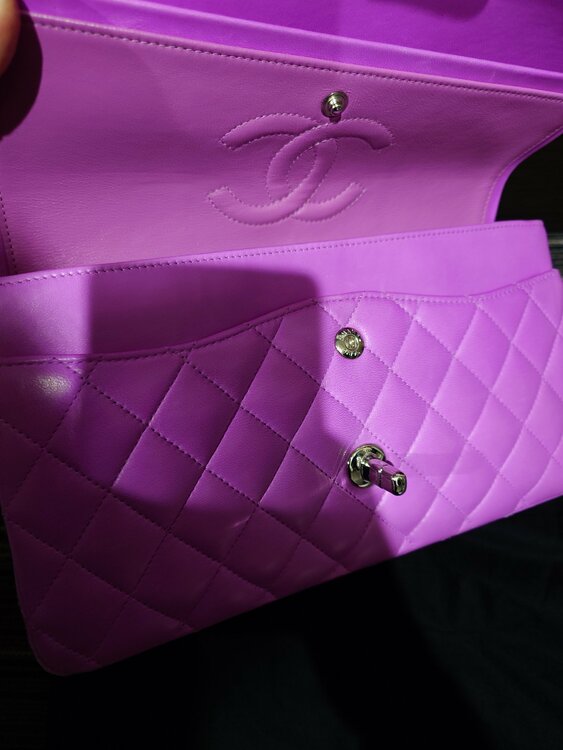 CHANEL ダブルフラップマトラッセ 型番A01112（ブランドバッグ）の商品画像 - 査定依頼日：2026年2月18日 - 最高査定価格：500,000円