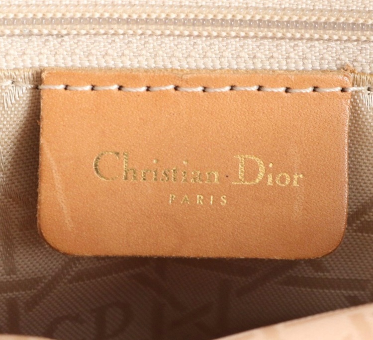 カナージュ レディディオール RU0948（ブランド財布・小物）の商品画像 - 査定依頼日：2026年2月23日 - 最高査定価格：35,000円