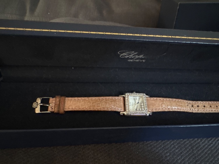 ショパール（高級時計）の商品画像 - 査定依頼日：2025年8月18日 - 最高査定価格：250,000円